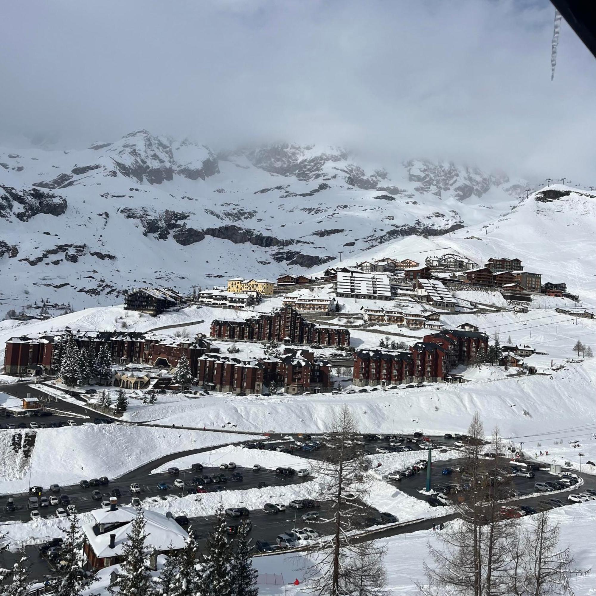 Appartamento Cervinia Fronte Funivie Брей-Червиния Экстерьер фото